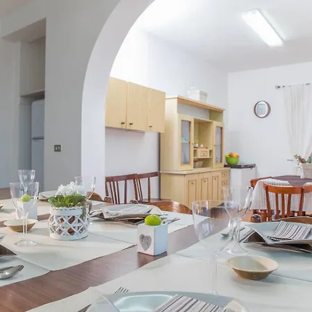 Villa Tati 1 A 550 Mt Dal Mare Di *