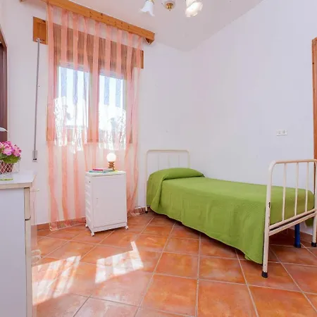 Villa Tati 1 A 550 Mt Dal Mare Di
