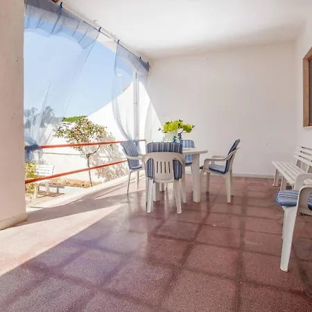 Tati 1 A 550 Mt Dal Mare Di Villa